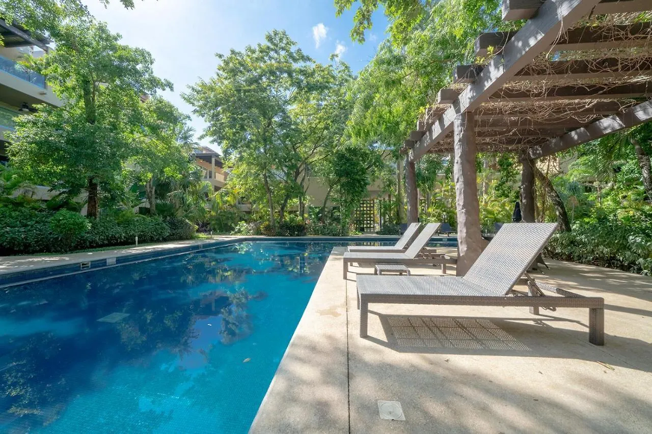 Condo Valentine 5 Star, 4 Pools, Gym, Concierge Services, 24-Hr Security Playa del Carmen 0*,  Mexico