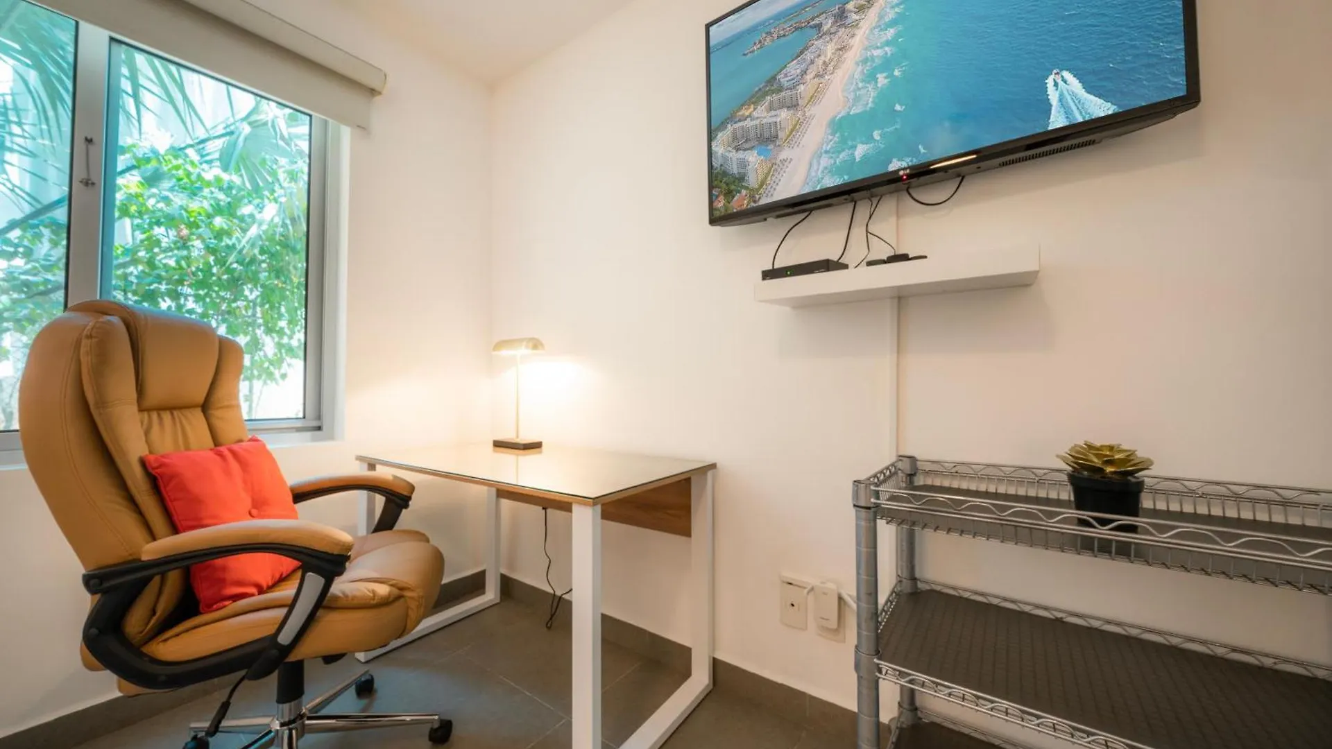 Condo Valentine 5 Star, 4 Pools, Gym, Concierge Services, 24-Hr Security Playa del Carmen 0*,  Mexico