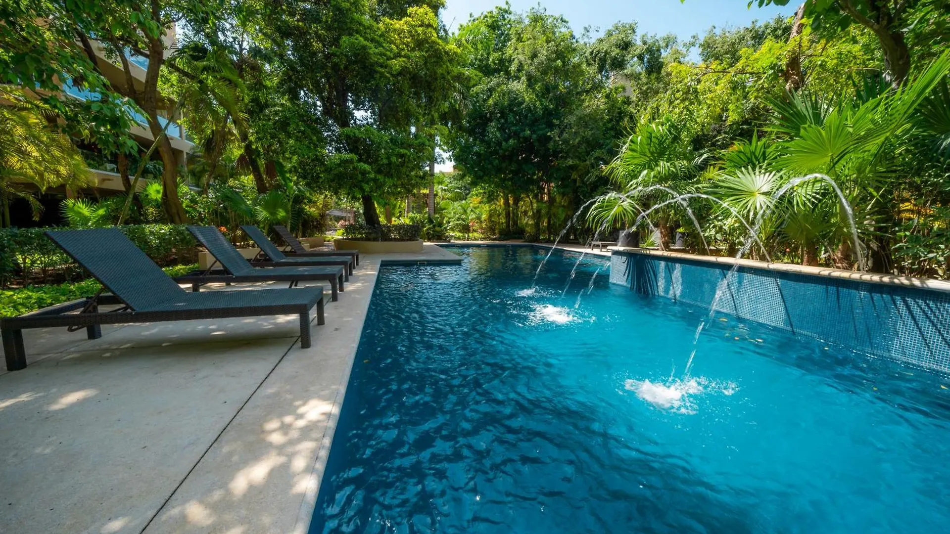 Condo Valentine 5 Star, 4 Pools, Gym, Concierge Services, 24-Hr Security Playa del Carmen