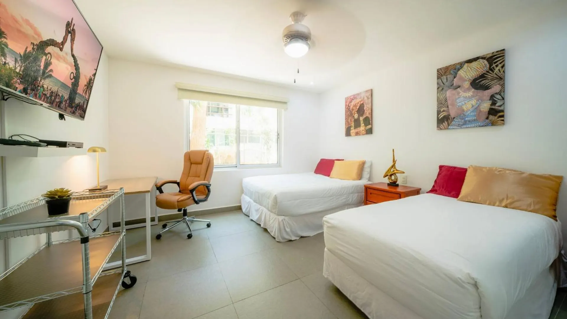 Condo Valentine 5 Star, 4 Pools, Gym, Concierge Services, 24-Hr Security Playa del Carmen